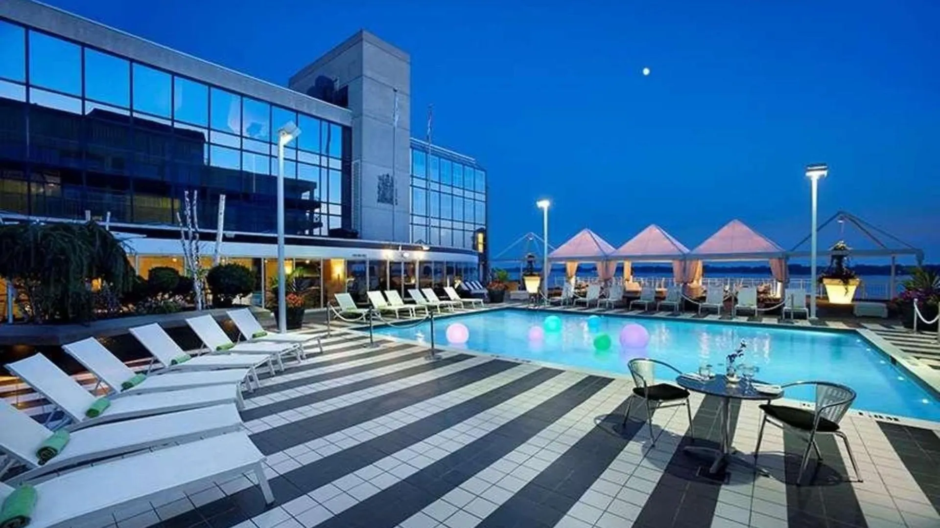 Radisson Blu Toronto Downtown Hotel 4*,  Canada