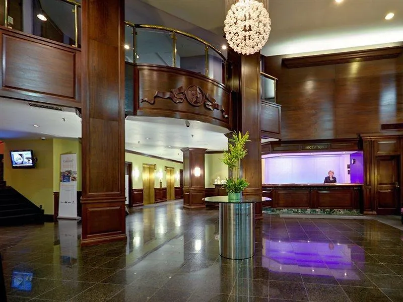Radisson Blu Toronto Downtown Hotel 4*,
